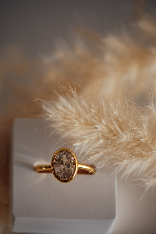 Zorya Oval Stone Dainty Ring - Stainless Steel Hypoallergenic