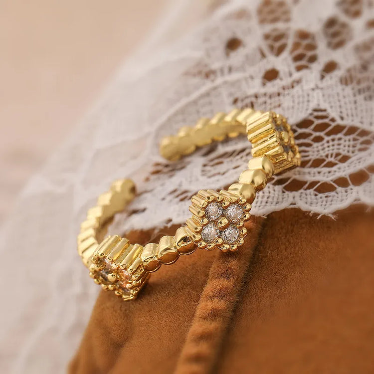 Rave Clover Open Size Ring