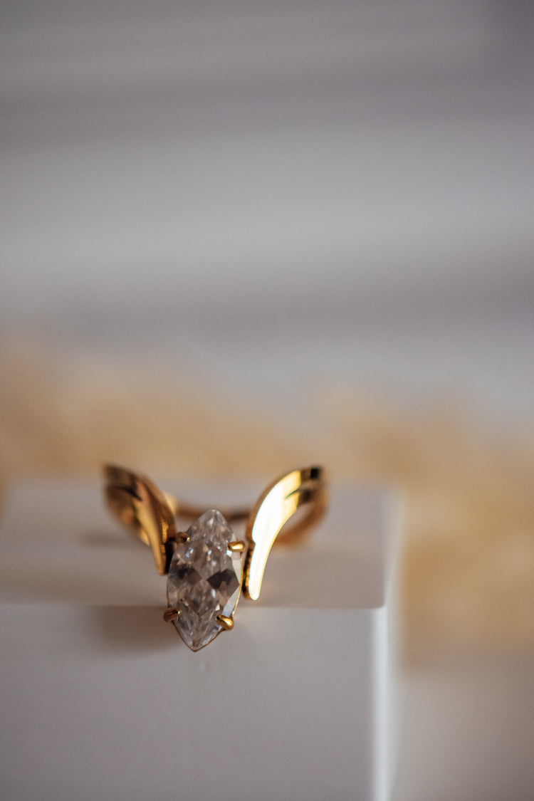 Lunex Marquise Stone Gold Ring