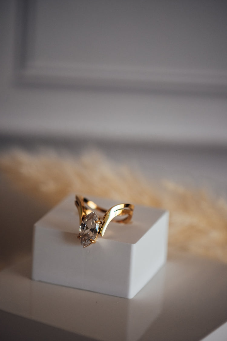 Lunex Marquise Stone Gold Ring