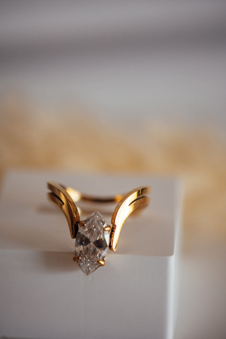Lunex Marquise Stone Gold Ring