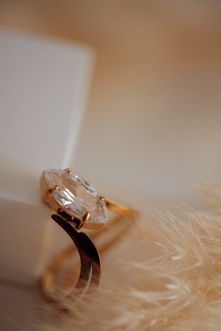Lunex Marquise Stone Gold Ring