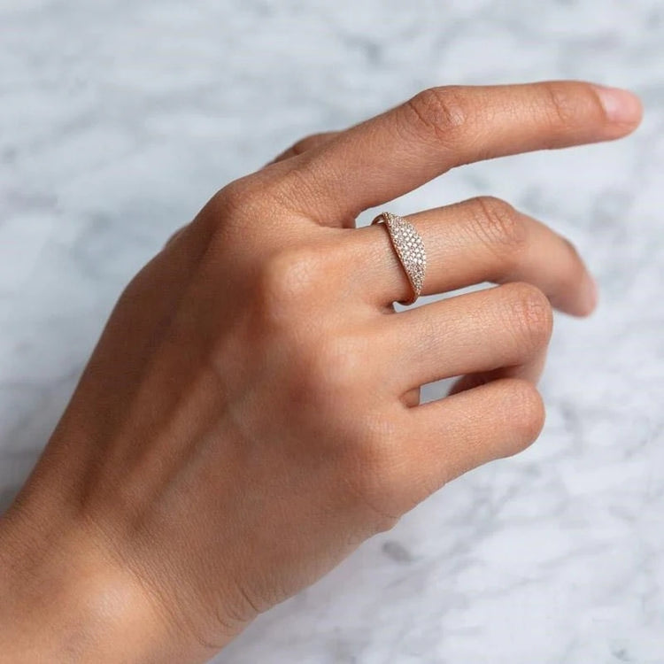Selis Pave Diamond Gold Ring Band