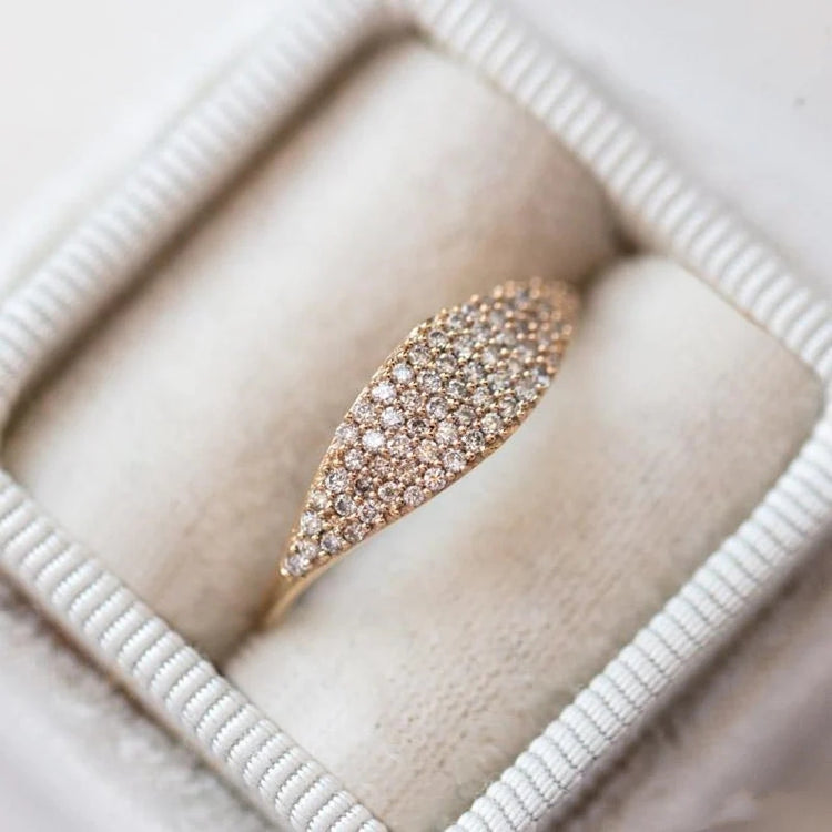 Selis Pave Diamond Gold Ring Band