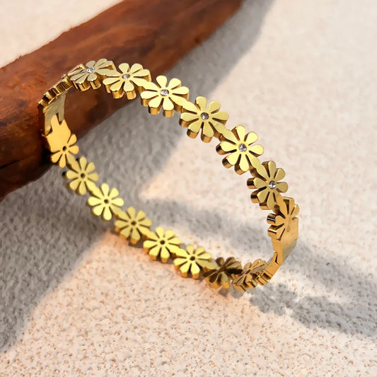 Kaia Floral Bangle Non-Tarnish