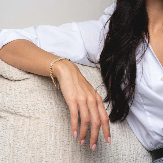 Vana Diamond Chain Golden Bracelet