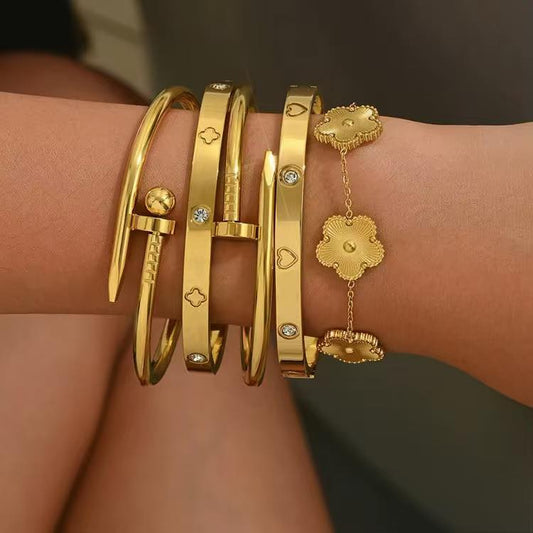 Irina 5PC Set 4 Clover Gold Bracelet