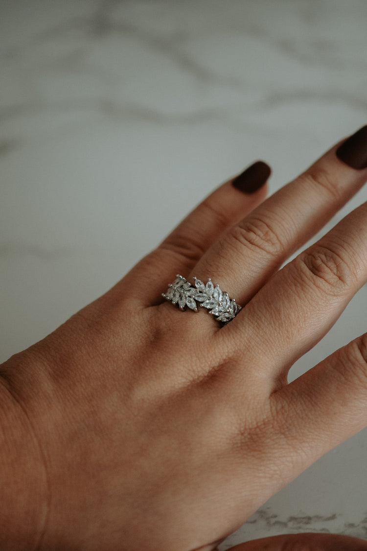 Kohl Cubic Zirconia Sterling Silver Ring Band