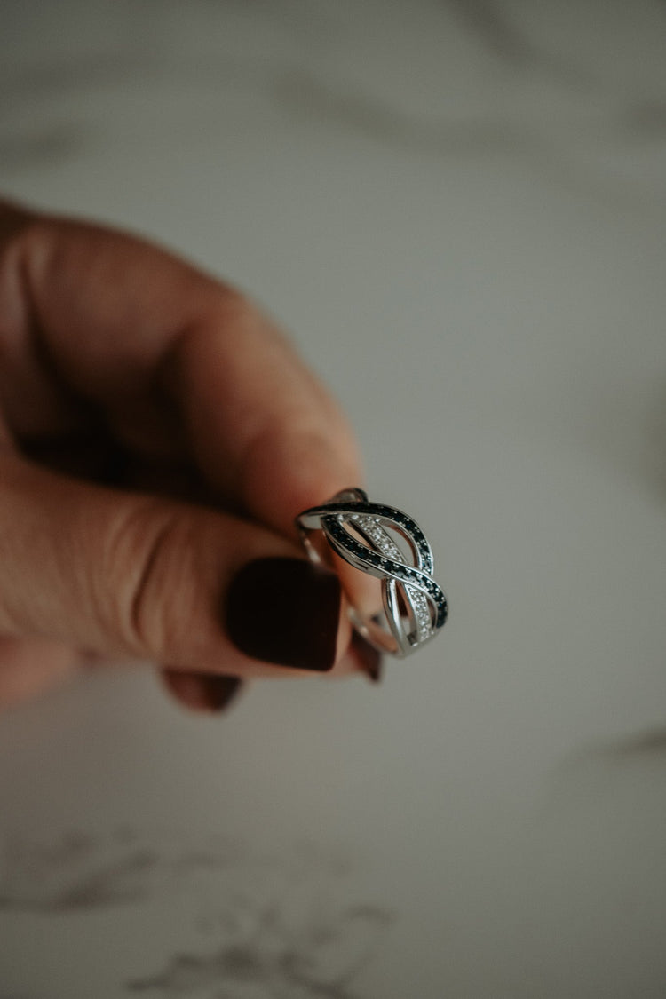Leila Infinity Black Gems Sterling Silver Band