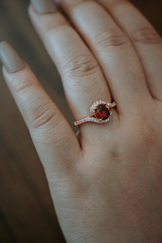Sweet Love Rose Gold in Ruby Stone
