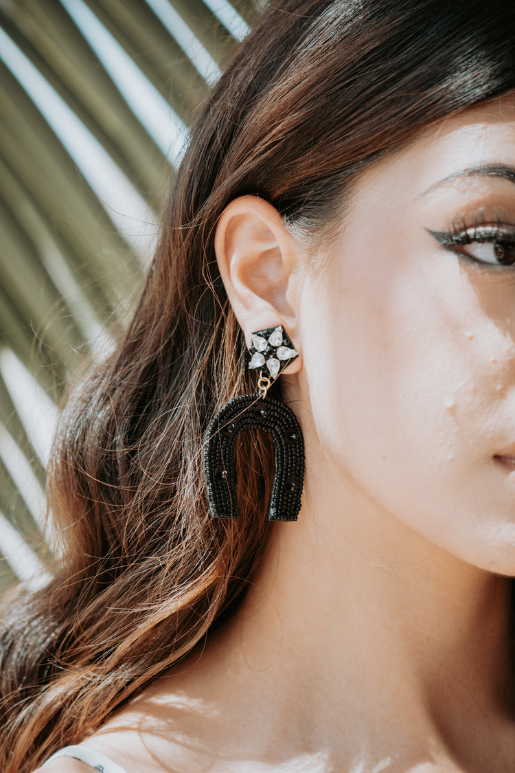 Buggy Beaded Horse Shoe Earring in Black